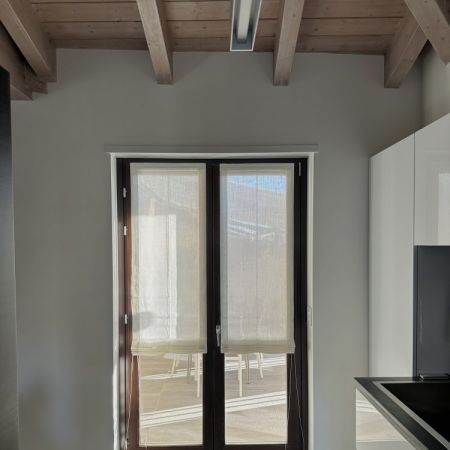 Tende a pacchetto liscio con sistema no foro 