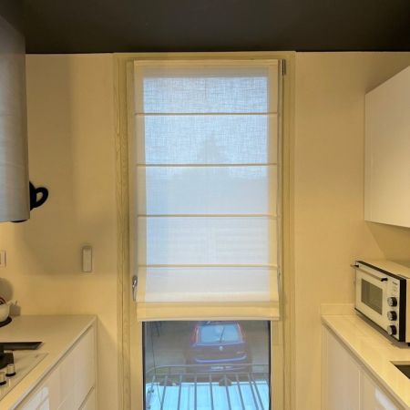 Tende a pacchetto steccato con sistema no foro 